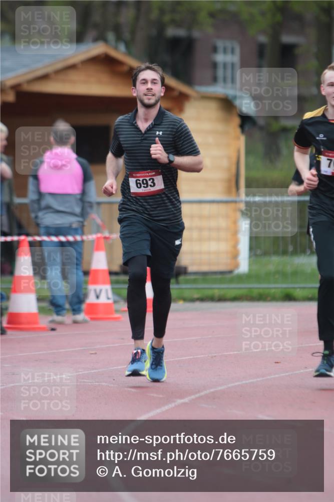 13.04.2025 - Hammer Lauf A. Gomolzig http://msf.ph/oto/7665759 13.04.2025 12:25:16 Ziel 313, 693, 704, 1049 meine-sportfotos.de