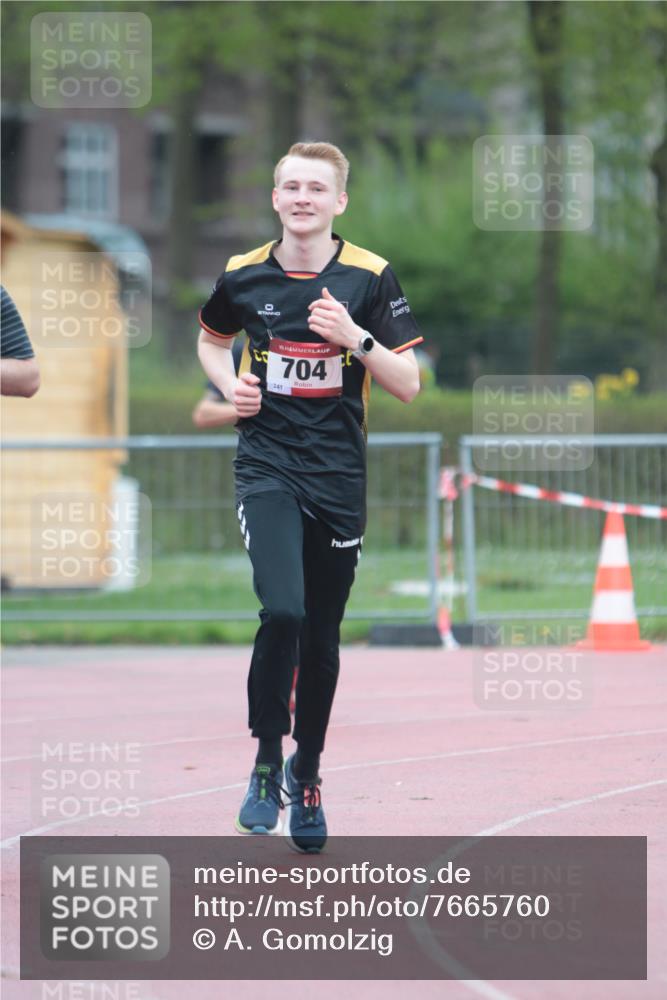 13.04.2025 - Hammer Lauf A. Gomolzig http://msf.ph/oto/7665760 13.04.2025 12:25:17 Ziel 313, 693, 704, 1049 meine-sportfotos.de