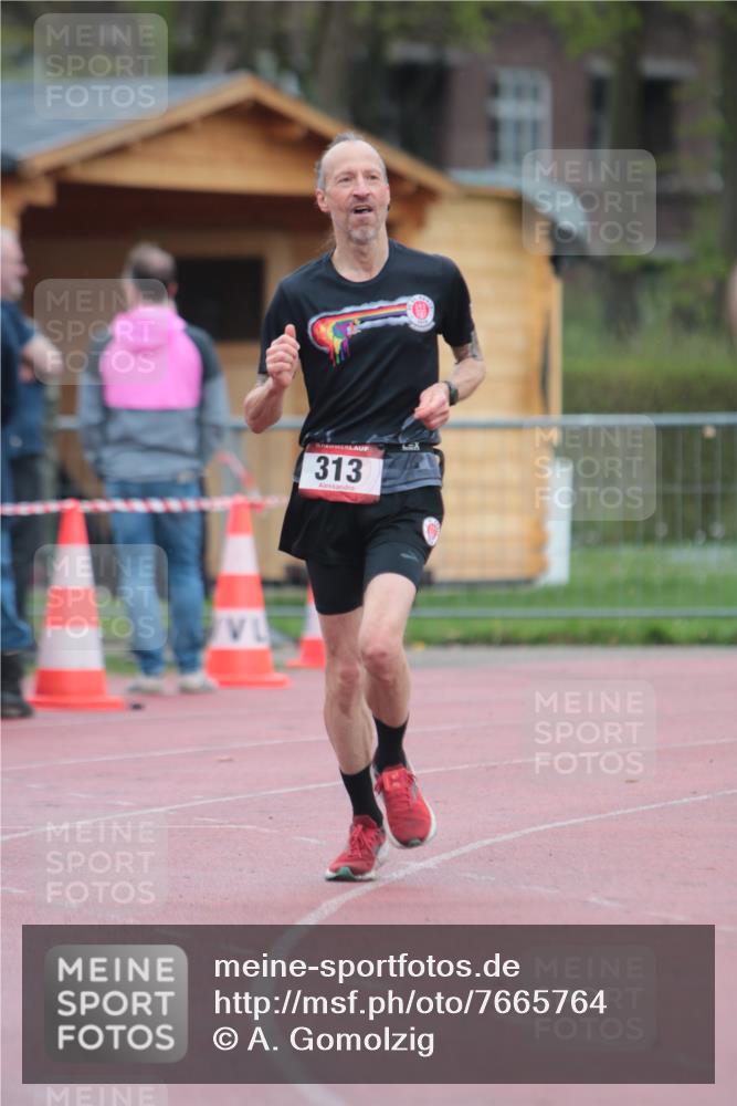13.04.2025 - Hammer Lauf A. Gomolzig http://msf.ph/oto/7665764 13.04.2025 12:25:20 Ziel 313, 693, 704 meine-sportfotos.de