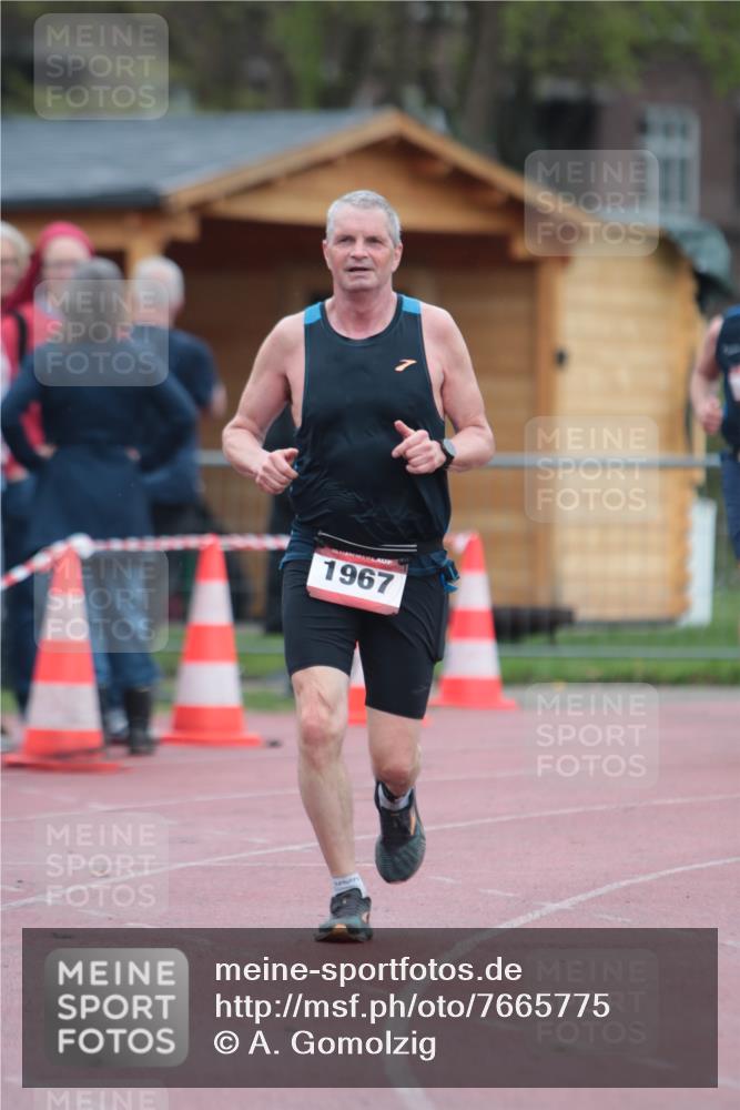 13.04.2025 - Hammer Lauf A. Gomolzig http://msf.ph/oto/7665775 13.04.2025 12:25:58 Ziel 384 meine-sportfotos.de