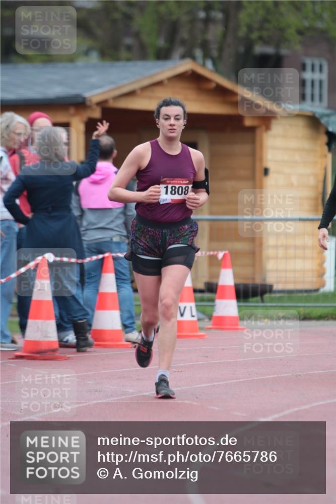 13.04.2025 - Hammer Lauf A. Gomolzig http://msf.ph/oto/7665786 13.04.2025 12:26:19 Ziel 340, 475, 1808 meine-sportfotos.de