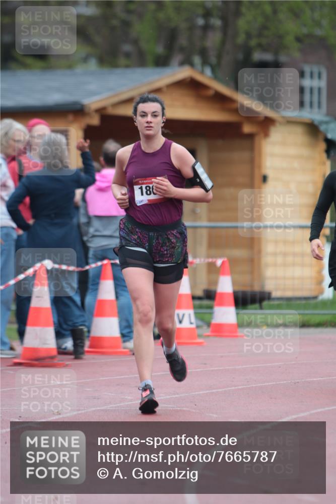 13.04.2025 - Hammer Lauf A. Gomolzig http://msf.ph/oto/7665787 13.04.2025 12:26:19 Ziel 340, 475, 1808 meine-sportfotos.de