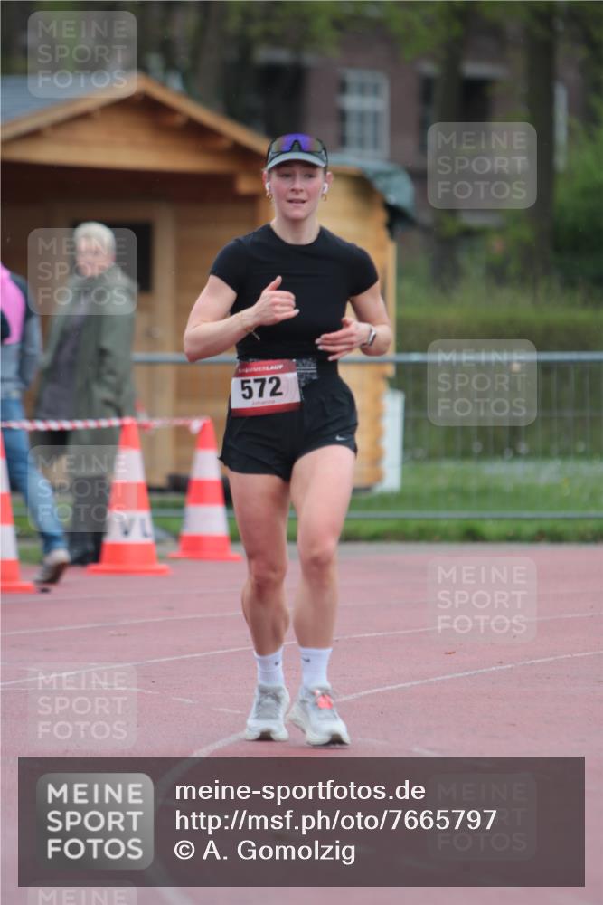 13.04.2025 - Hammer Lauf A. Gomolzig http://msf.ph/oto/7665797 13.04.2025 12:26:54 Ziel 572, 615 meine-sportfotos.de