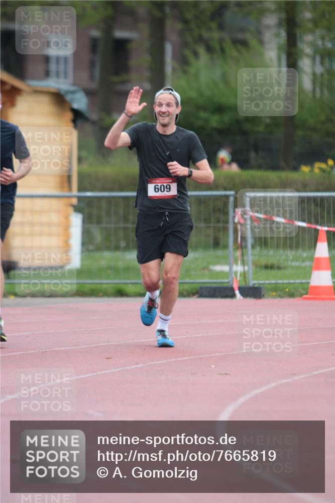 13.04.2025 - Hammer Lauf A. Gomolzig http://msf.ph/oto/7665819 13.04.2025 12:27:28 Ziel 218, 609, 945 meine-sportfotos.de