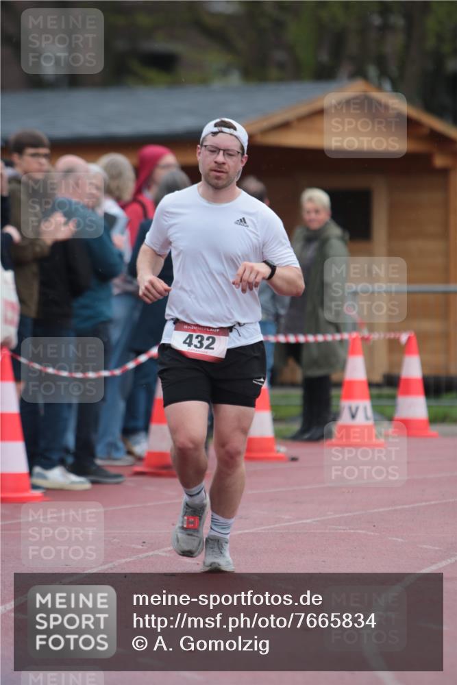 13.04.2025 - Hammer Lauf A. Gomolzig http://msf.ph/oto/7665834 13.04.2025 12:27:44 Ziel 432, 1948 meine-sportfotos.de