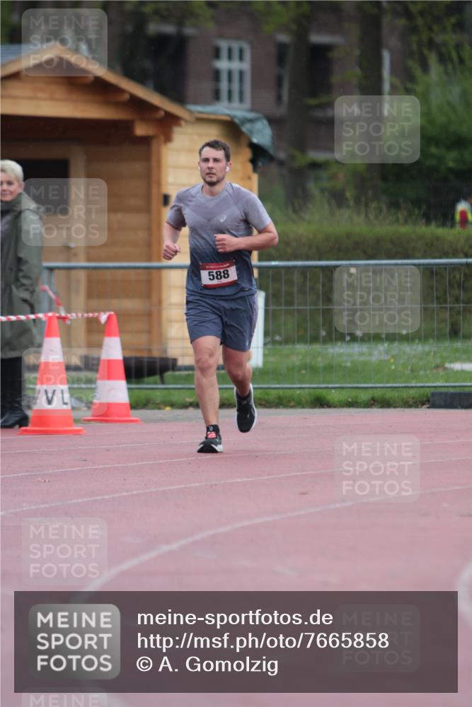 13.04.2025 - Hammer Lauf A. Gomolzig http://msf.ph/oto/7665858 13.04.2025 12:28:23 Ziel 571, 588 meine-sportfotos.de