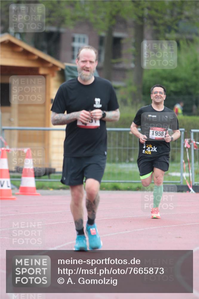 13.04.2025 - Hammer Lauf A. Gomolzig http://msf.ph/oto/7665873 13.04.2025 12:28:59 Ziel 21, 1051, 1930, 1958 meine-sportfotos.de