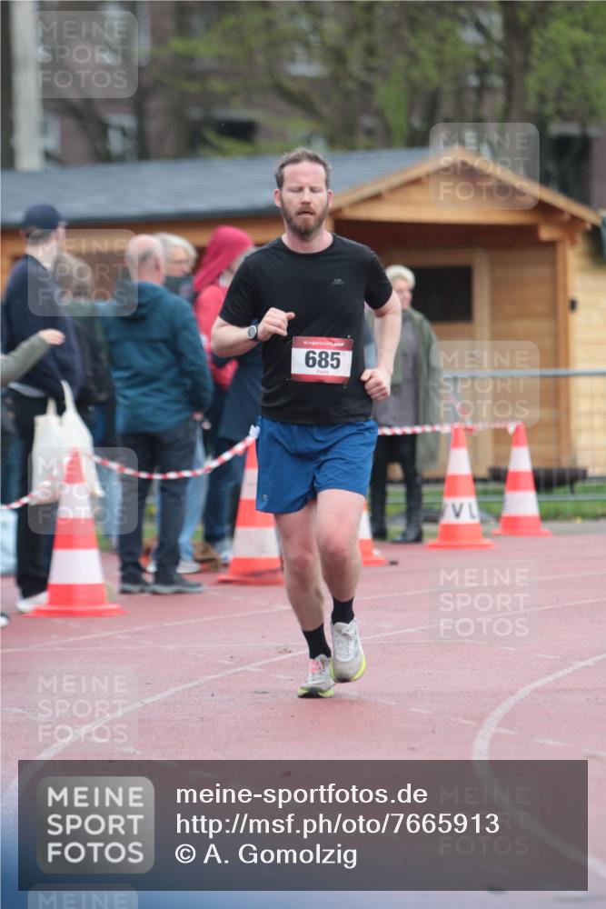 13.04.2025 - Hammer Lauf A. Gomolzig http://msf.ph/oto/7665913 13.04.2025 12:29:54 Ziel 685 meine-sportfotos.de
