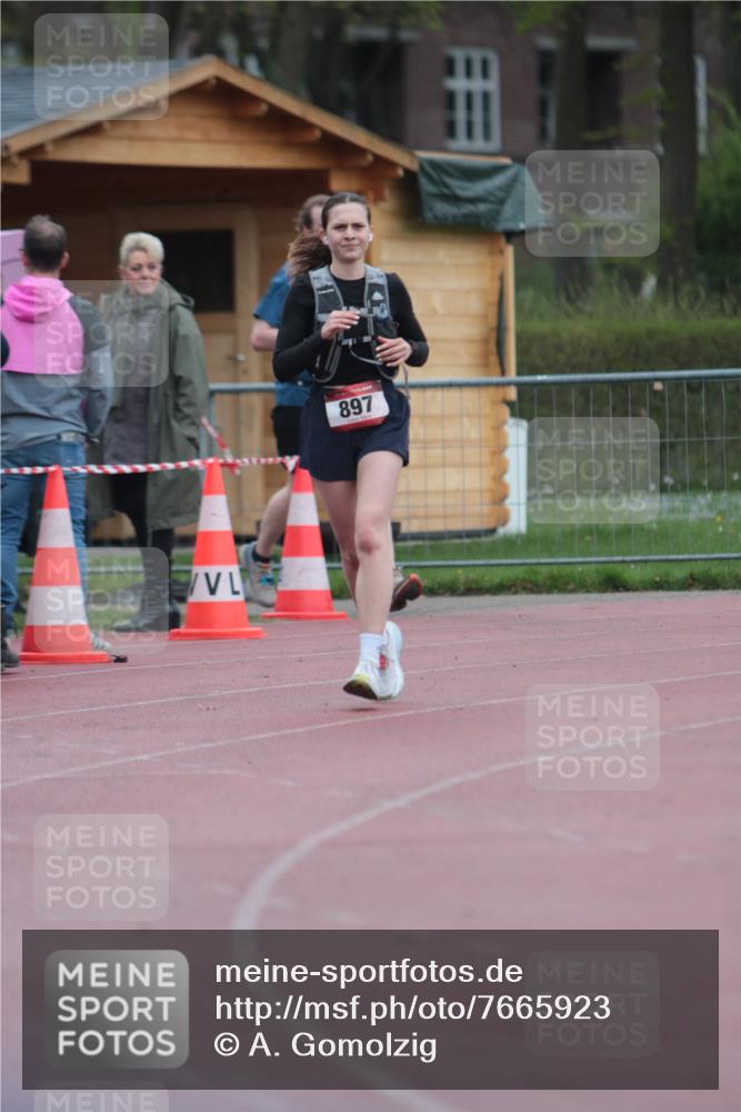 13.04.2025 - Hammer Lauf A. Gomolzig http://msf.ph/oto/7665923 13.04.2025 12:30:08 Ziel 15, 170, 191, 897 meine-sportfotos.de
