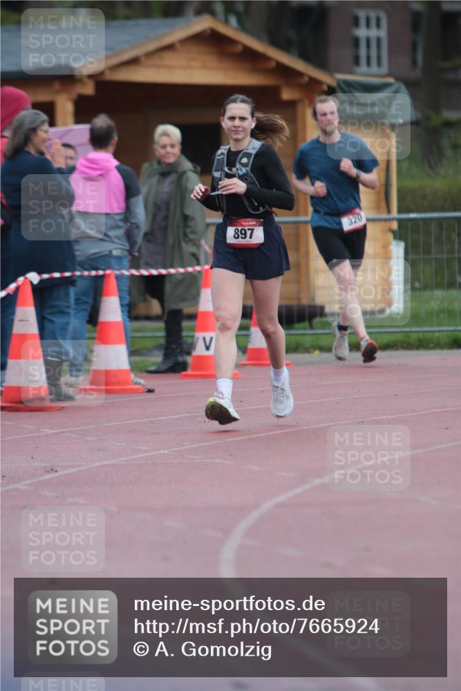 13.04.2025 - Hammer Lauf A. Gomolzig http://msf.ph/oto/7665924 13.04.2025 12:30:09 Ziel 15, 170, 897 meine-sportfotos.de