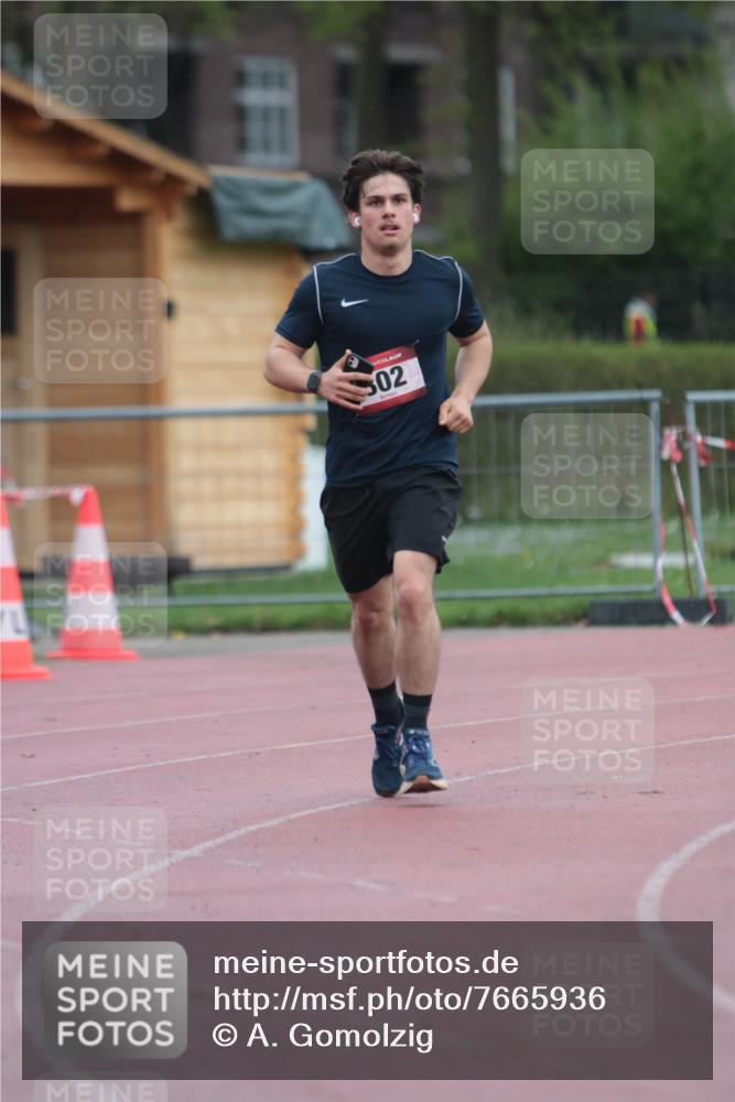 13.04.2025 - Hammer Lauf A. Gomolzig http://msf.ph/oto/7665936 13.04.2025 12:30:20 Ziel 302, 320 meine-sportfotos.de