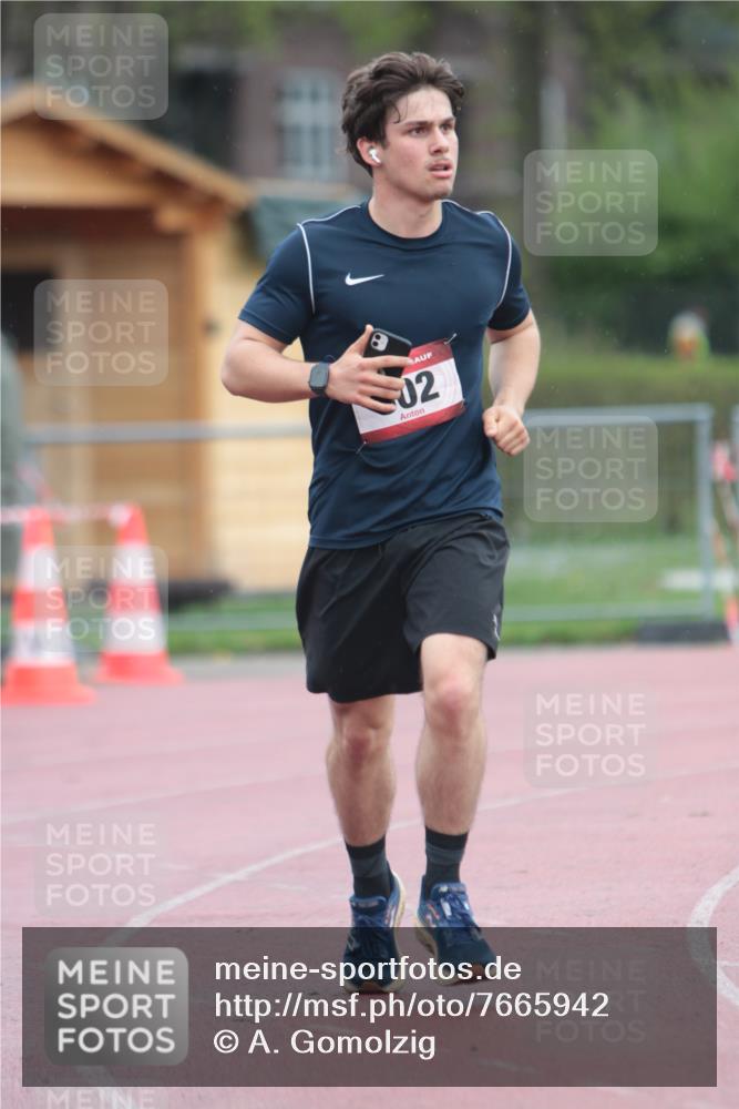 13.04.2025 - Hammer Lauf A. Gomolzig http://msf.ph/oto/7665942 13.04.2025 12:30:22 Ziel 302 meine-sportfotos.de