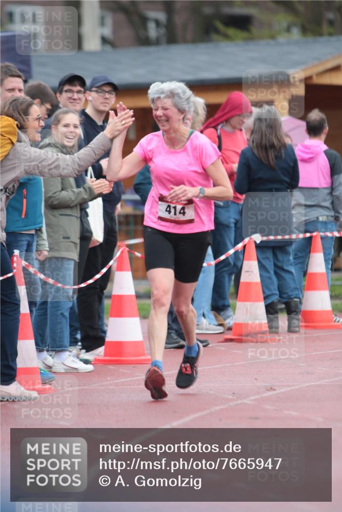 13.04.2025 - Hammer Lauf A. Gomolzig http://msf.ph/oto/7665947 13.04.2025 12:30:41 Ziel 9, 414, 917 meine-sportfotos.de