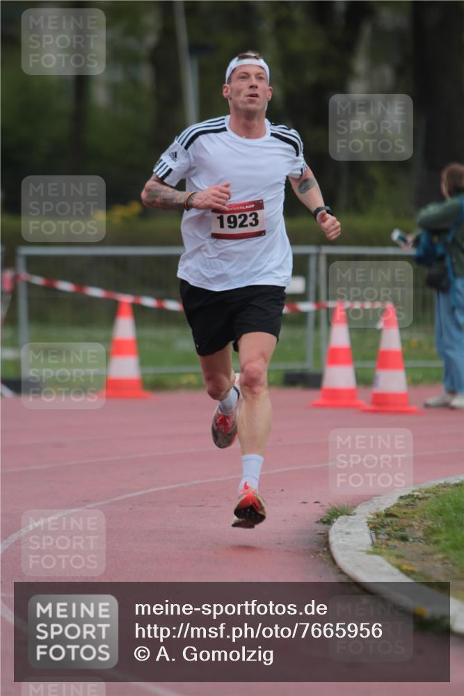 13.04.2025 - Hammer Lauf A. Gomolzig http://msf.ph/oto/7665956 13.04.2025 12:30:57 Ziel 1923 meine-sportfotos.de