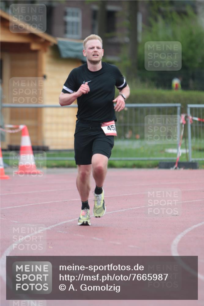 13.04.2025 - Hammer Lauf A. Gomolzig http://msf.ph/oto/7665987 13.04.2025 12:31:35 Ziel 452 meine-sportfotos.de