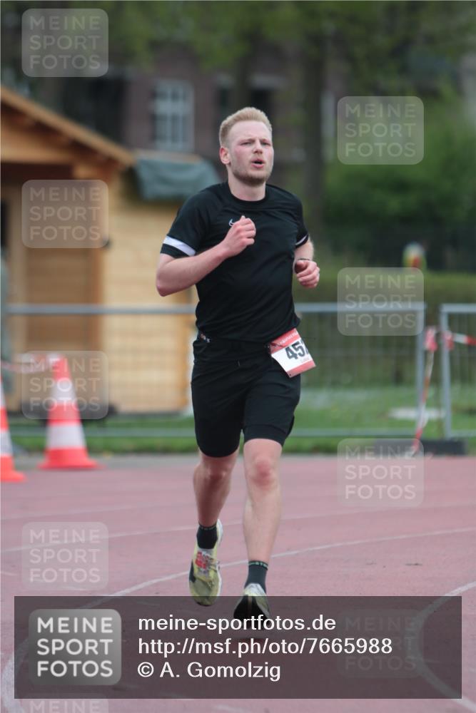13.04.2025 - Hammer Lauf A. Gomolzig http://msf.ph/oto/7665988 13.04.2025 12:31:36 Ziel 452 meine-sportfotos.de