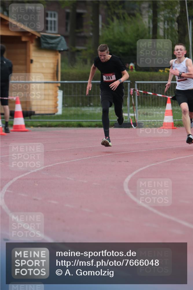 13.04.2025 - Hammer Lauf A. Gomolzig http://msf.ph/oto/7666048 13.04.2025 12:33:56 Ziel 299, 381 meine-sportfotos.de