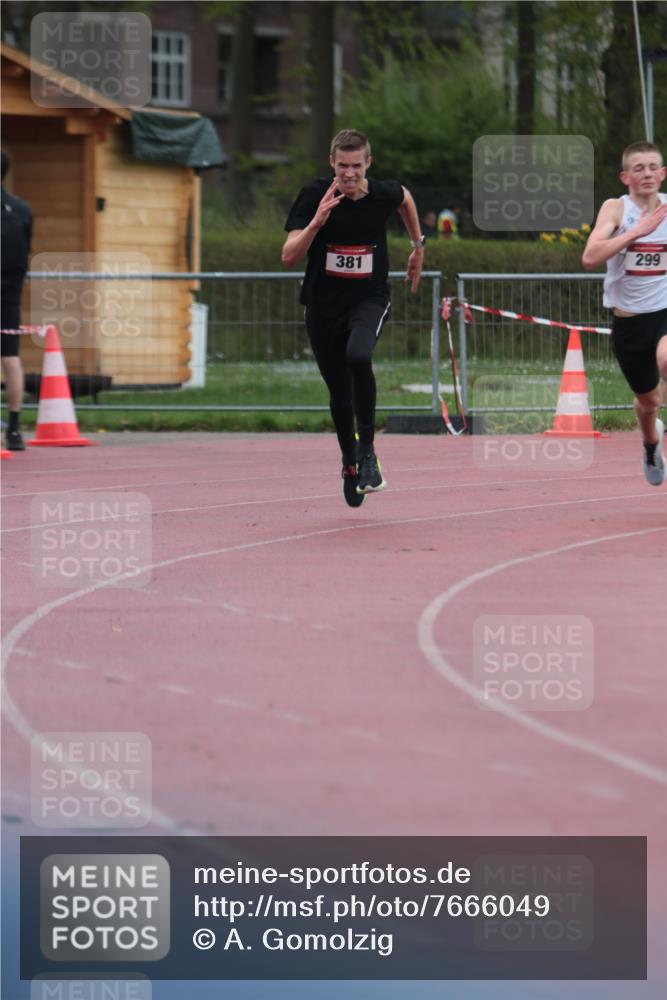 13.04.2025 - Hammer Lauf A. Gomolzig http://msf.ph/oto/7666049 13.04.2025 12:33:56 Ziel 299, 381 meine-sportfotos.de