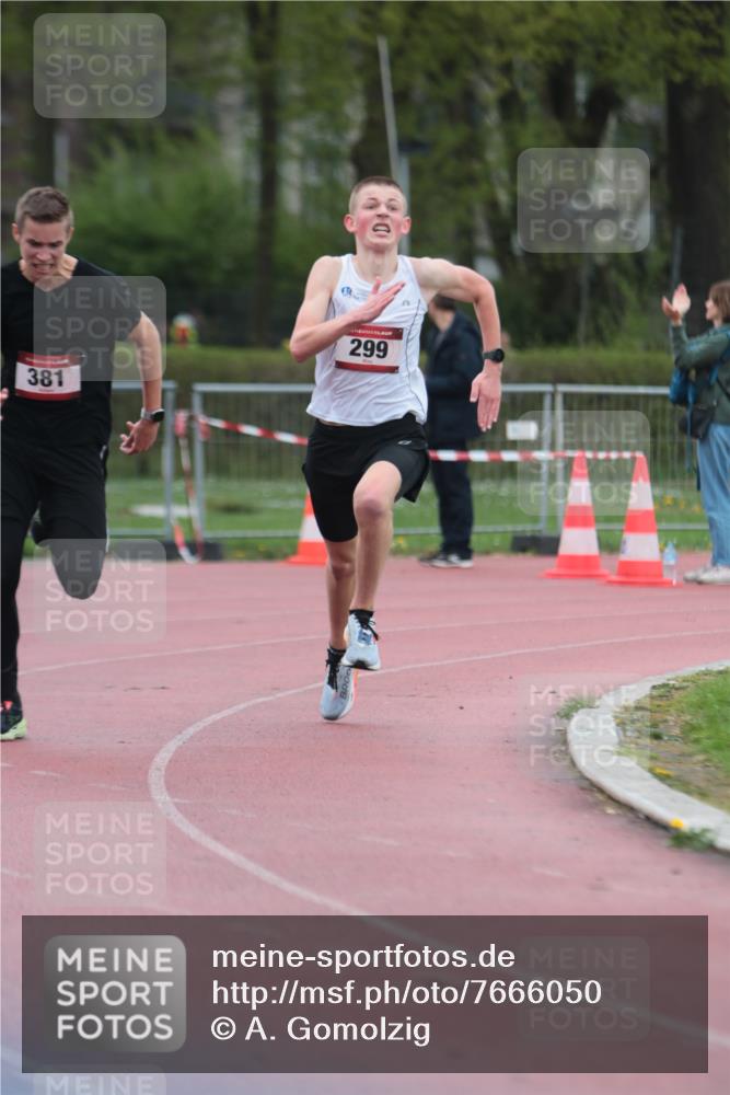 13.04.2025 - Hammer Lauf A. Gomolzig http://msf.ph/oto/7666050 13.04.2025 12:33:57 Ziel 299, 381 meine-sportfotos.de