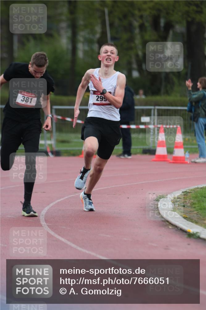 13.04.2025 - Hammer Lauf A. Gomolzig http://msf.ph/oto/7666051 13.04.2025 12:33:57 Ziel 299, 381 meine-sportfotos.de