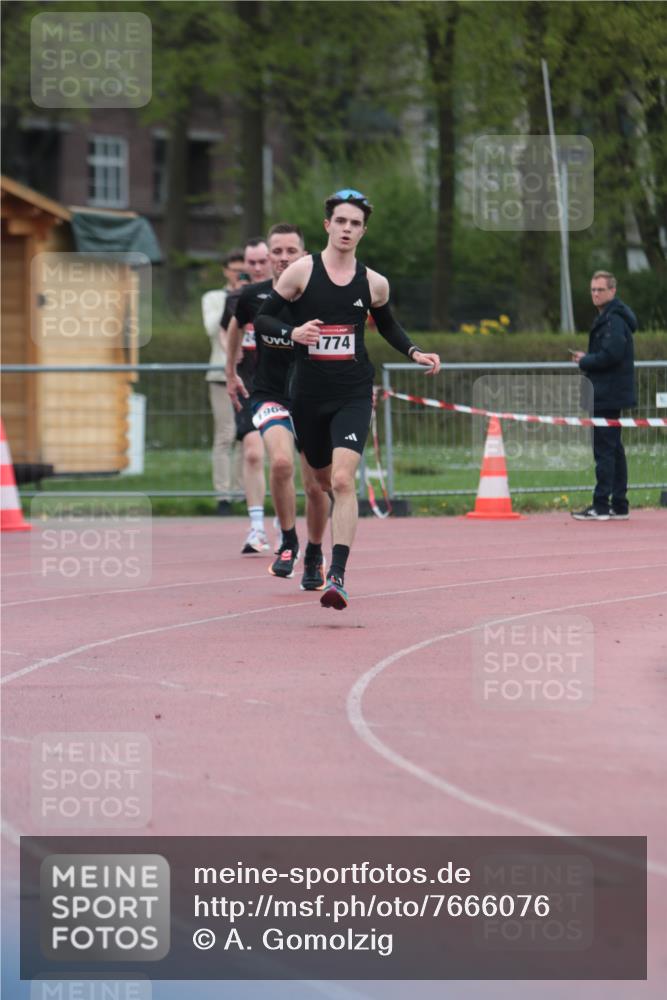 13.04.2025 - Hammer Lauf A. Gomolzig http://msf.ph/oto/7666076 13.04.2025 12:34:49 Ziel 244, 1774, 1960 meine-sportfotos.de