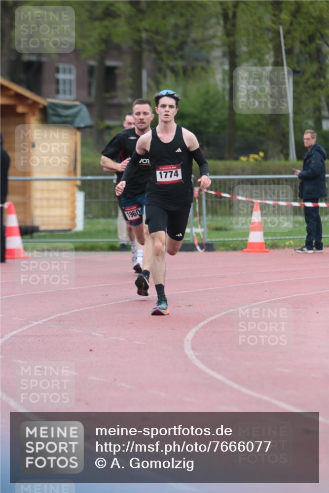 13.04.2025 - Hammer Lauf A. Gomolzig http://msf.ph/oto/7666077 13.04.2025 12:34:49 Ziel 244, 1774, 1960 meine-sportfotos.de