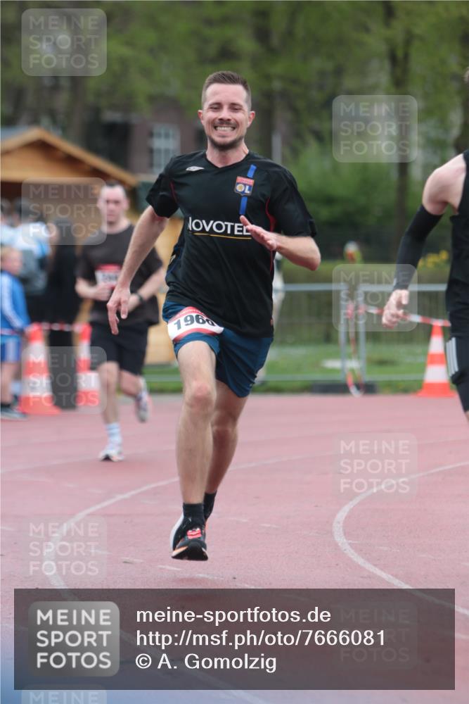 13.04.2025 - Hammer Lauf A. Gomolzig http://msf.ph/oto/7666081 13.04.2025 12:34:51 Ziel 244, 1774, 1960 meine-sportfotos.de