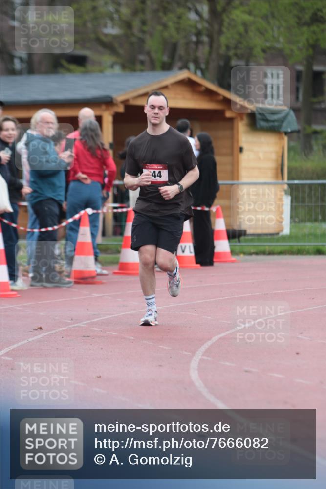 13.04.2025 - Hammer Lauf A. Gomolzig http://msf.ph/oto/7666082 13.04.2025 12:34:53 Ziel 244 meine-sportfotos.de