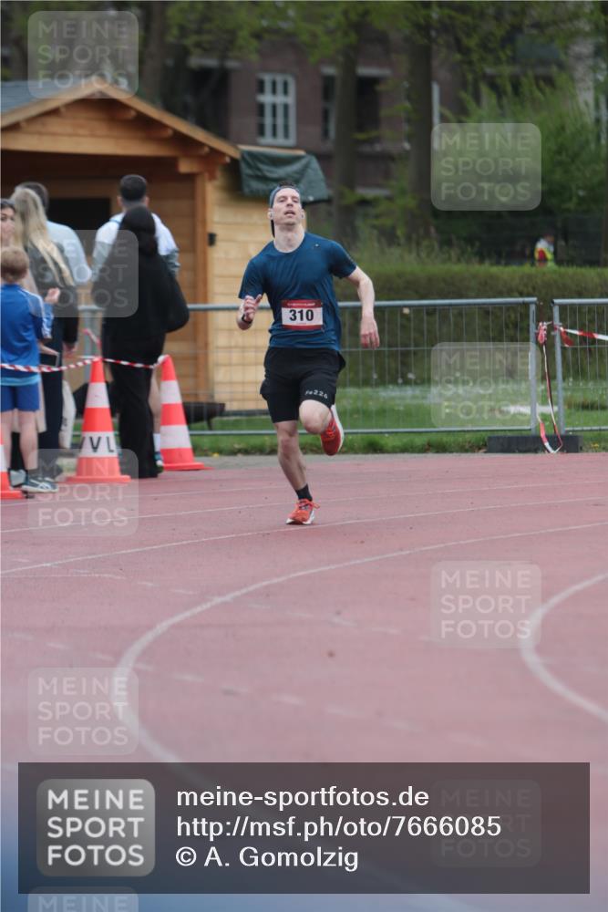 13.04.2025 - Hammer Lauf A. Gomolzig http://msf.ph/oto/7666085 13.04.2025 12:35:09 Ziel 310, 1098 meine-sportfotos.de