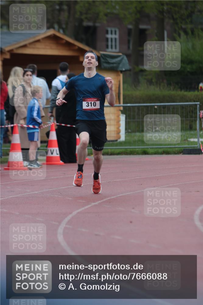 13.04.2025 - Hammer Lauf A. Gomolzig http://msf.ph/oto/7666088 13.04.2025 12:35:10 Ziel 310, 1098 meine-sportfotos.de