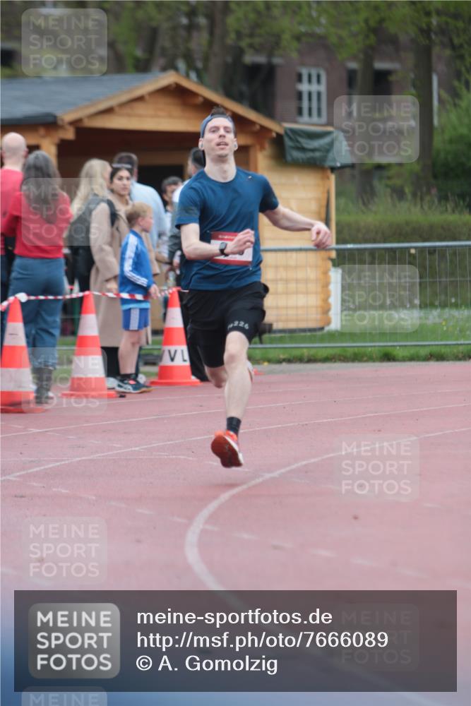 13.04.2025 - Hammer Lauf A. Gomolzig http://msf.ph/oto/7666089 13.04.2025 12:35:10 Ziel 310, 1098 meine-sportfotos.de