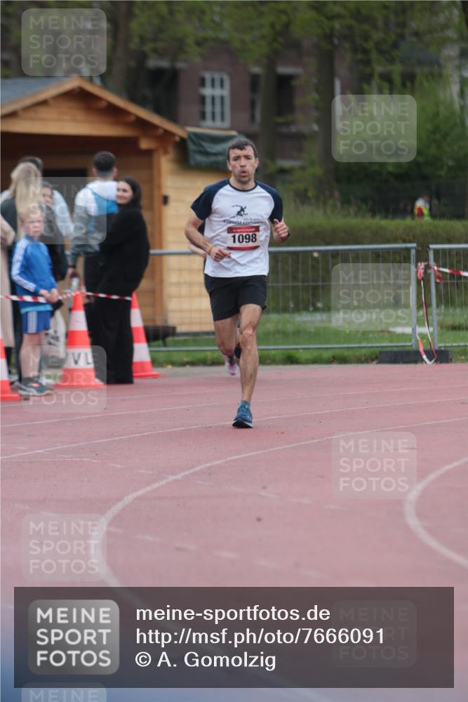 13.04.2025 - Hammer Lauf A. Gomolzig http://msf.ph/oto/7666091 13.04.2025 12:35:13 Ziel 927, 1098 meine-sportfotos.de
