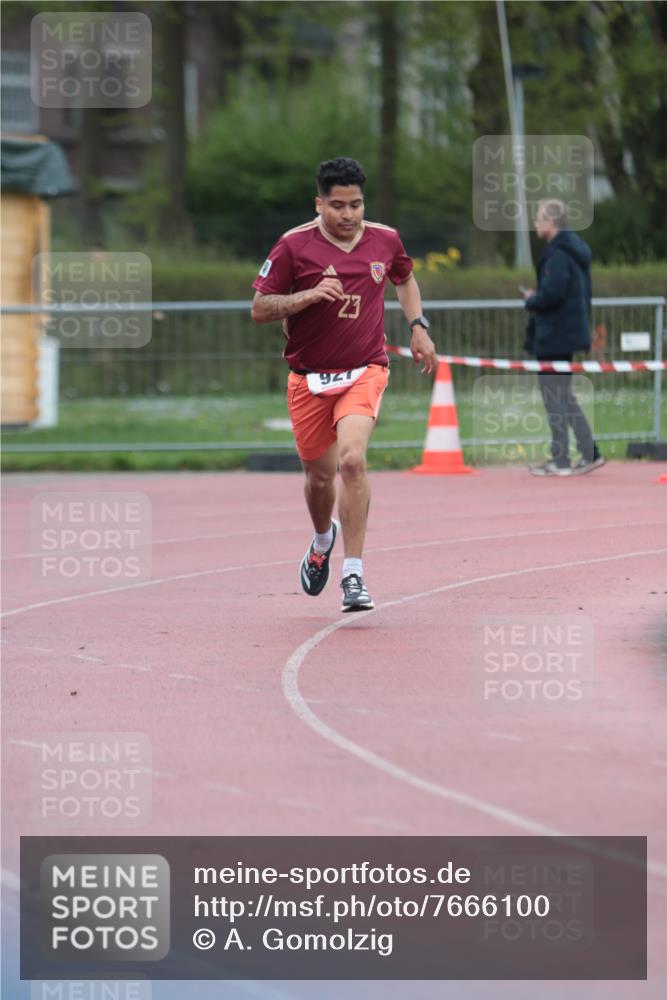 13.04.2025 - Hammer Lauf A. Gomolzig http://msf.ph/oto/7666100 13.04.2025 12:35:21 Ziel 241, 274, 927 meine-sportfotos.de