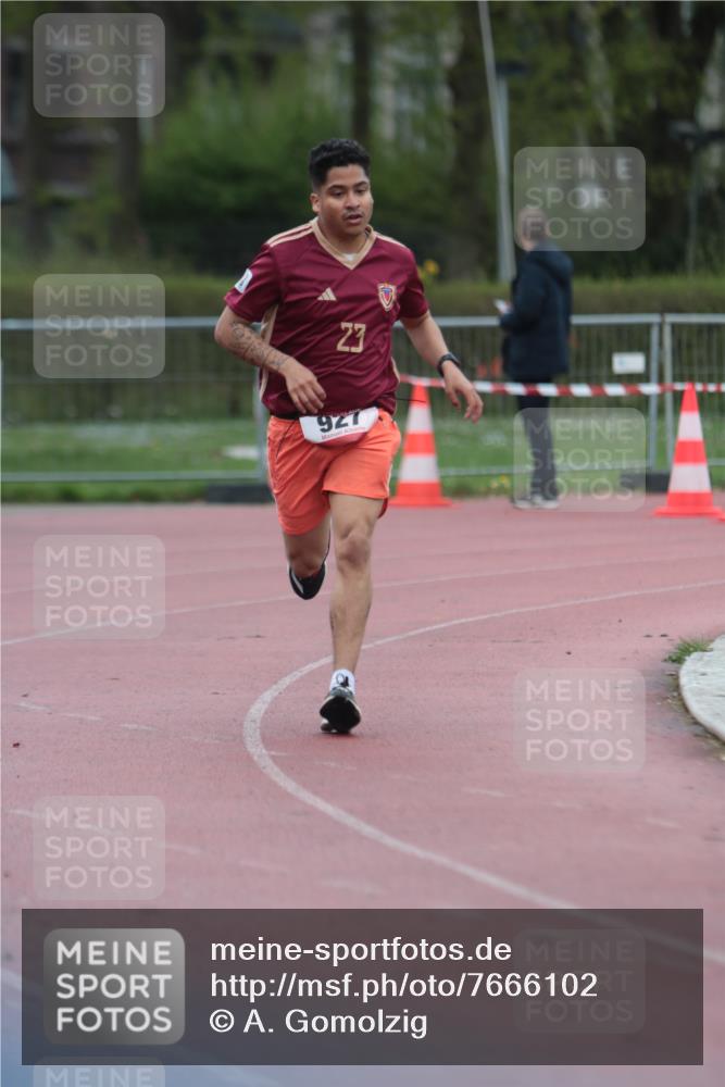 13.04.2025 - Hammer Lauf A. Gomolzig http://msf.ph/oto/7666102 13.04.2025 12:35:22 Ziel 241, 274, 927 meine-sportfotos.de