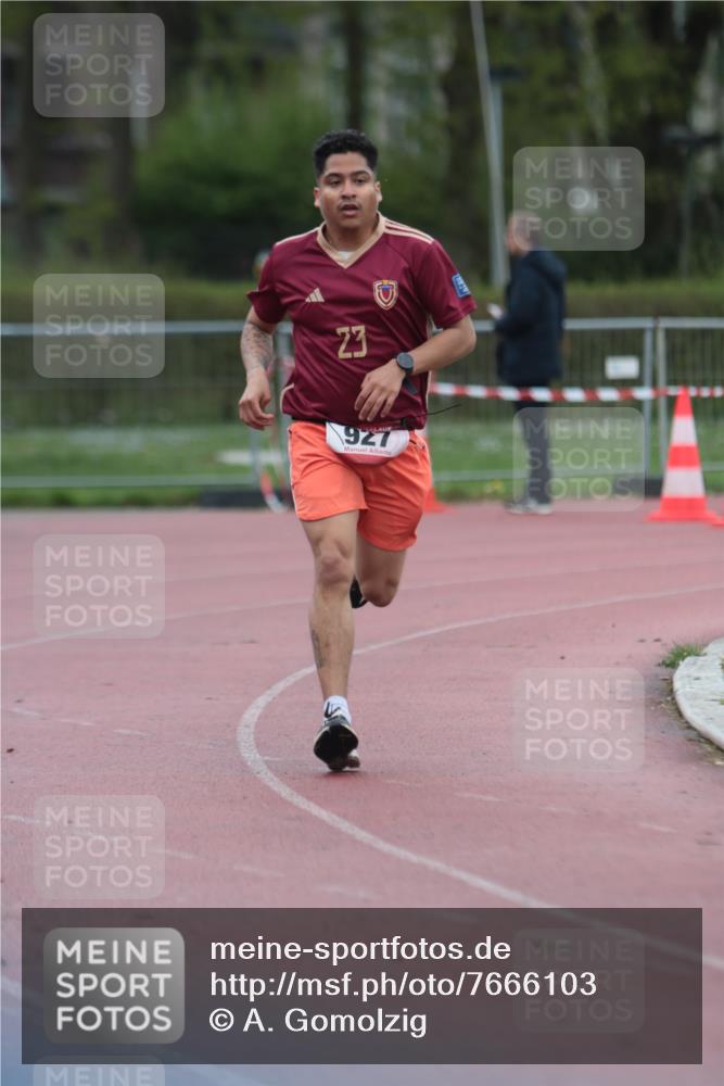 13.04.2025 - Hammer Lauf A. Gomolzig http://msf.ph/oto/7666103 13.04.2025 12:35:22 Ziel 241, 274, 927 meine-sportfotos.de
