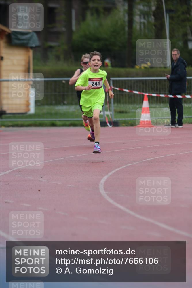 13.04.2025 - Hammer Lauf A. Gomolzig http://msf.ph/oto/7666106 13.04.2025 12:35:29 Ziel 127, 241, 274, 315 meine-sportfotos.de