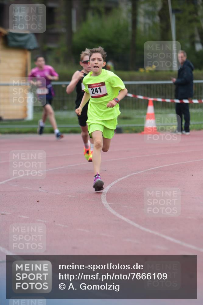 13.04.2025 - Hammer Lauf A. Gomolzig http://msf.ph/oto/7666109 13.04.2025 12:35:30 Ziel 127, 241, 274, 315, 1892 meine-sportfotos.de