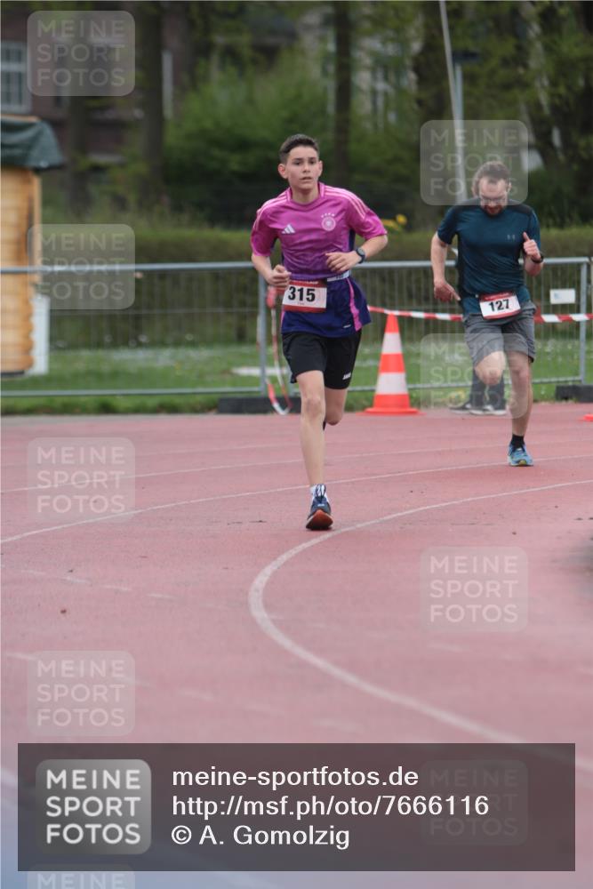 13.04.2025 - Hammer Lauf A. Gomolzig http://msf.ph/oto/7666116 13.04.2025 12:35:33 Ziel 127, 315, 1892 meine-sportfotos.de