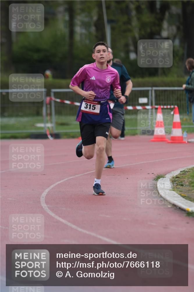 13.04.2025 - Hammer Lauf A. Gomolzig http://msf.ph/oto/7666118 13.04.2025 12:35:34 Ziel 127, 315, 1892 meine-sportfotos.de