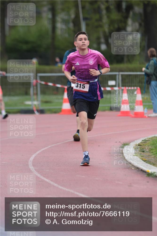 13.04.2025 - Hammer Lauf A. Gomolzig http://msf.ph/oto/7666119 13.04.2025 12:35:35 Ziel 127, 315, 1892 meine-sportfotos.de