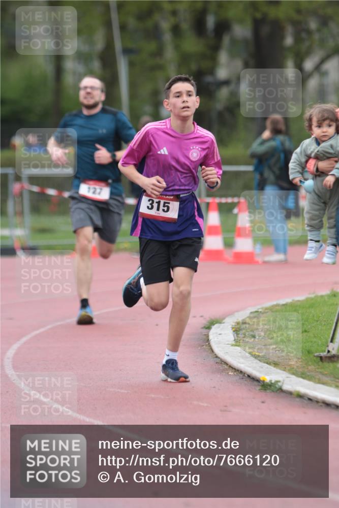 13.04.2025 - Hammer Lauf A. Gomolzig http://msf.ph/oto/7666120 13.04.2025 12:35:35 Ziel 127, 315, 1892 meine-sportfotos.de