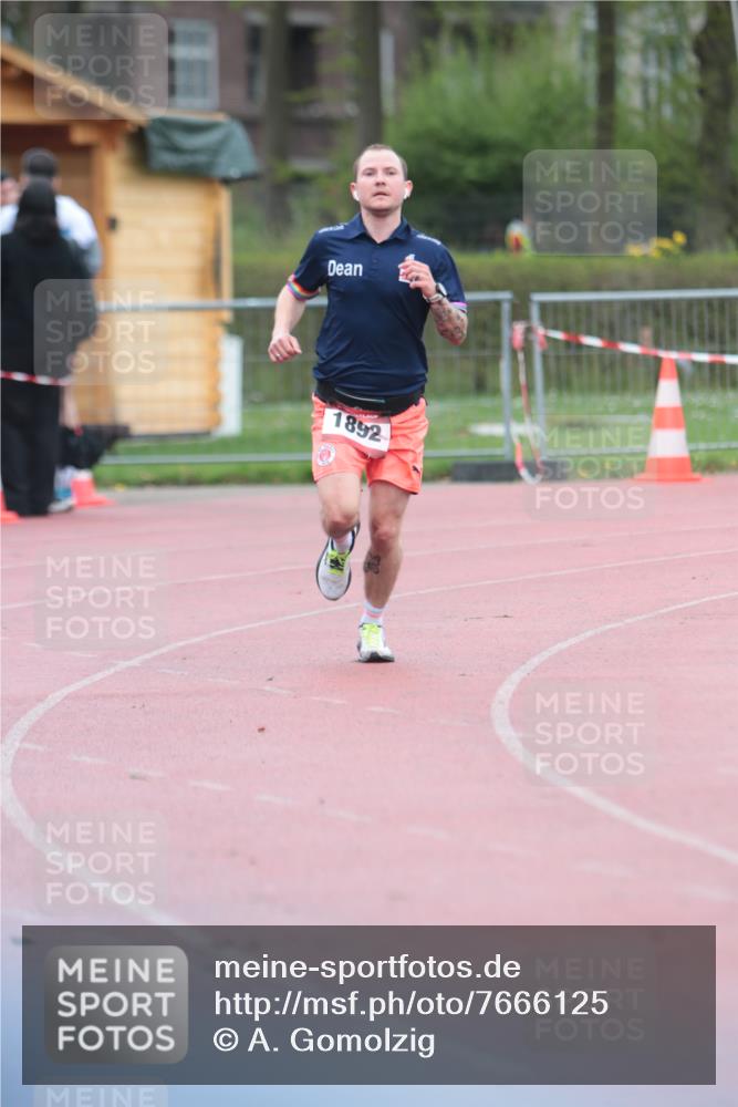 13.04.2025 - Hammer Lauf A. Gomolzig http://msf.ph/oto/7666125 13.04.2025 12:35:38 Ziel 1892 meine-sportfotos.de