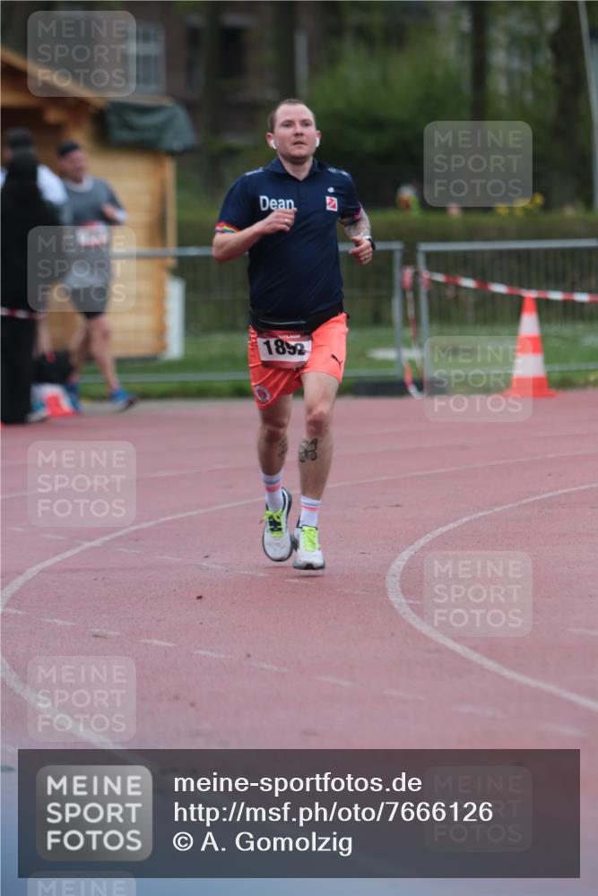 13.04.2025 - Hammer Lauf A. Gomolzig http://msf.ph/oto/7666126 13.04.2025 12:35:38 Ziel 1892 meine-sportfotos.de