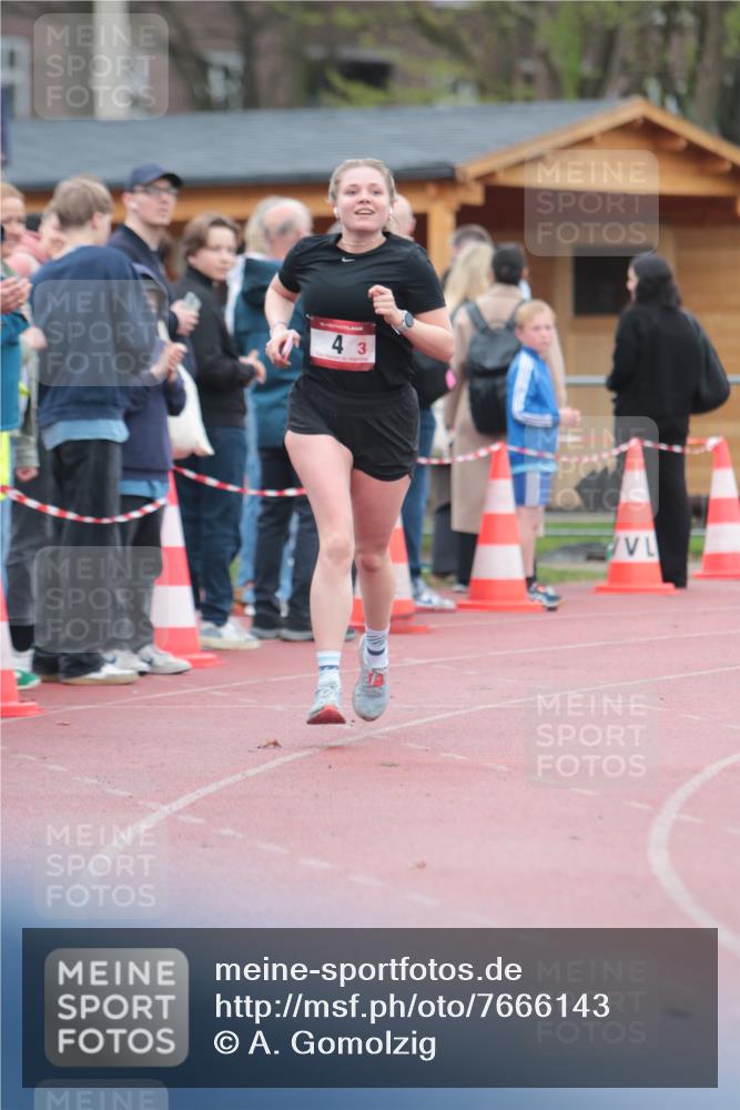 13.04.2025 - Hammer Lauf A. Gomolzig http://msf.ph/oto/7666143 13.04.2025 12:35:59 Ziel 4, 735, 884 meine-sportfotos.de