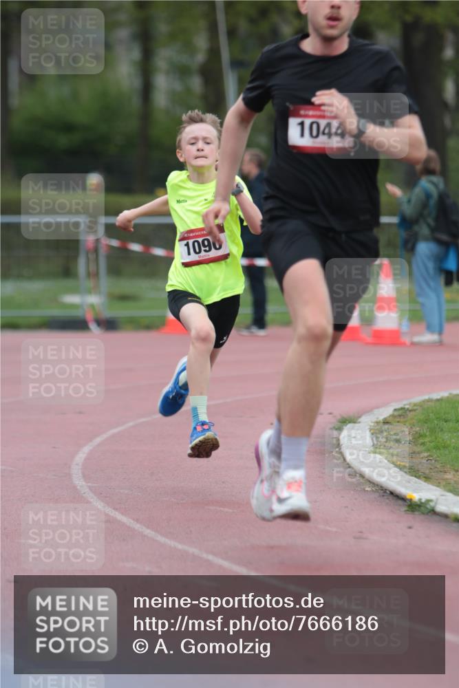 13.04.2025 - Hammer Lauf A. Gomolzig http://msf.ph/oto/7666186 13.04.2025 12:36:52 Ziel 483, 1044, 1090, 1832 meine-sportfotos.de
