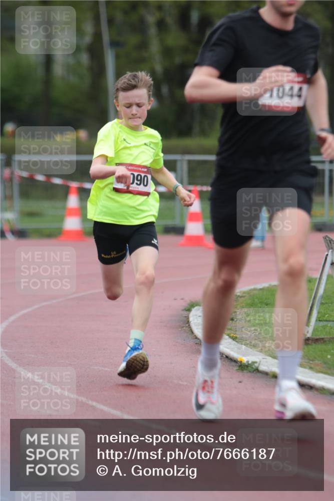 13.04.2025 - Hammer Lauf A. Gomolzig http://msf.ph/oto/7666187 13.04.2025 12:36:52 Ziel 483, 1044, 1090, 1832 meine-sportfotos.de
