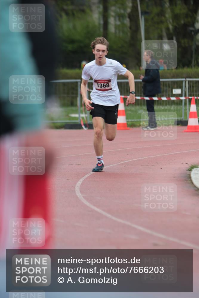 13.04.2025 - Hammer Lauf A. Gomolzig http://msf.ph/oto/7666203 13.04.2025 12:37:08 Ziel 18, 1368, 1999 meine-sportfotos.de