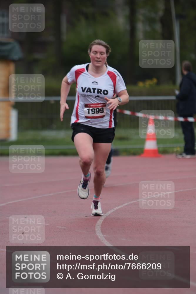 13.04.2025 - Hammer Lauf A. Gomolzig http://msf.ph/oto/7666209 13.04.2025 12:37:13 Ziel 1999 meine-sportfotos.de