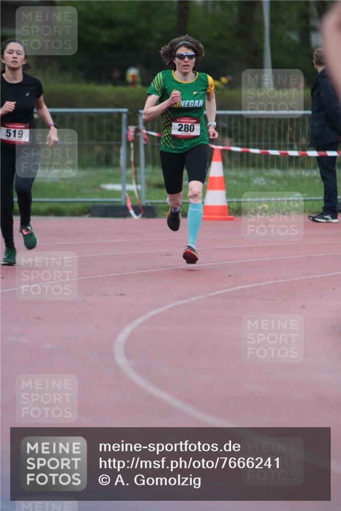 13.04.2025 - Hammer Lauf A. Gomolzig http://msf.ph/oto/7666241 13.04.2025 12:37:51 Ziel 280, 519, 1807 meine-sportfotos.de