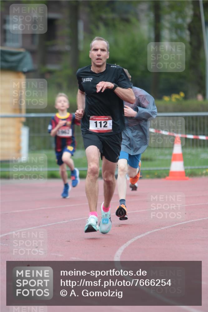 13.04.2025 - Hammer Lauf A. Gomolzig http://msf.ph/oto/7666254 13.04.2025 12:38:09 Ziel 112, 245, 591, 617, 1962 meine-sportfotos.de